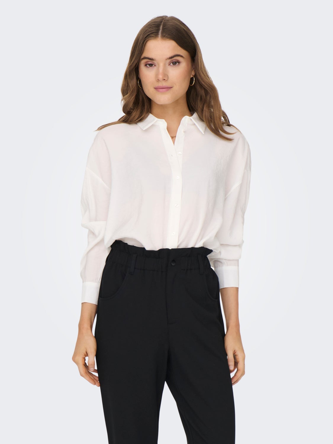Shirt with volume sleeves
