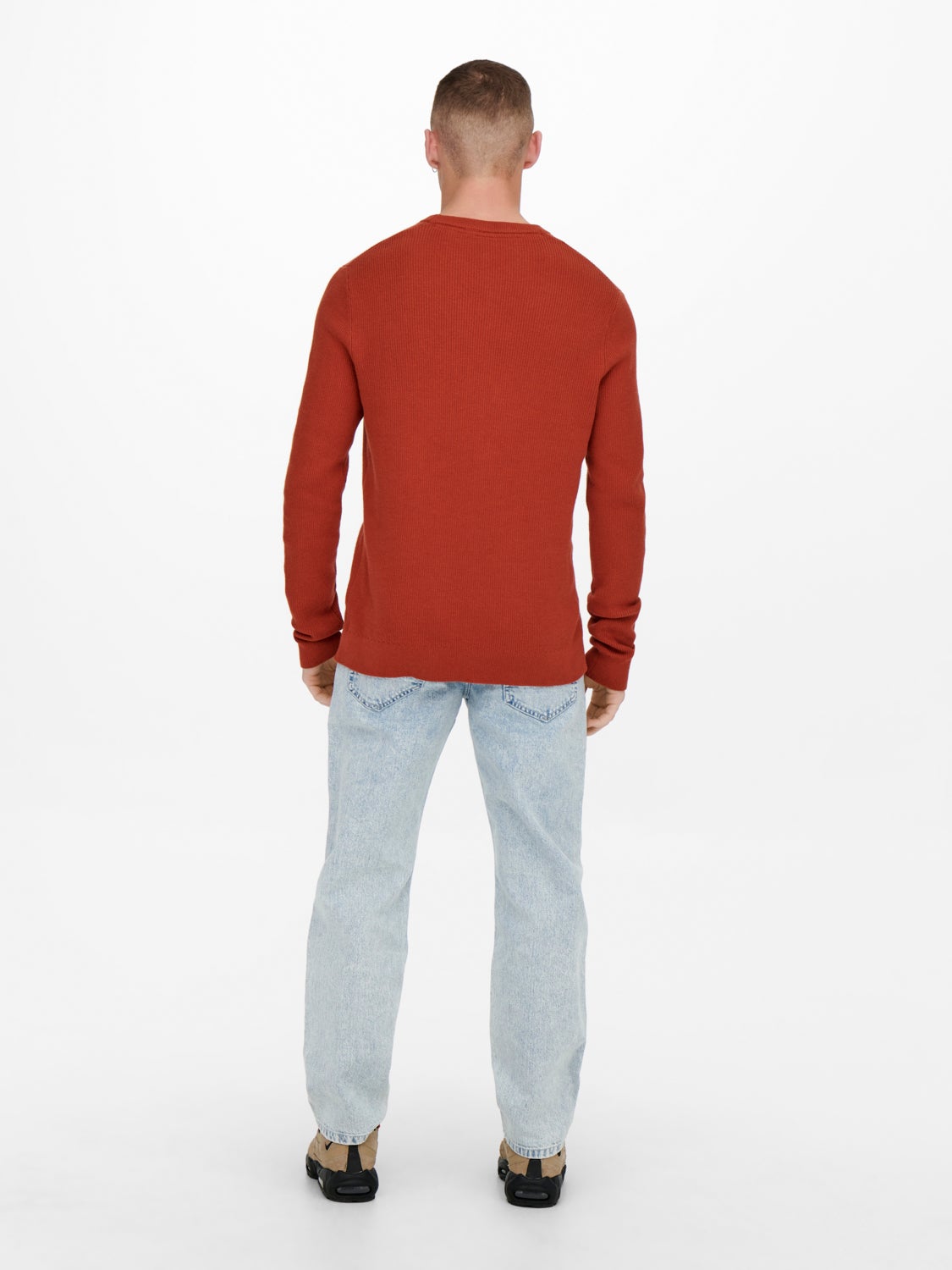 Solid color knitted pullover