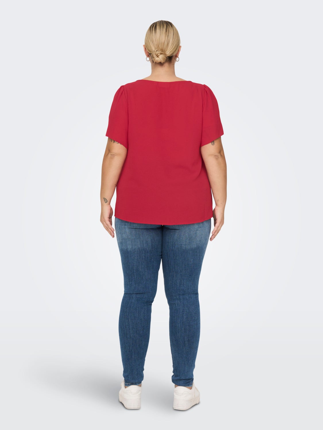 Curvy u-neck Top