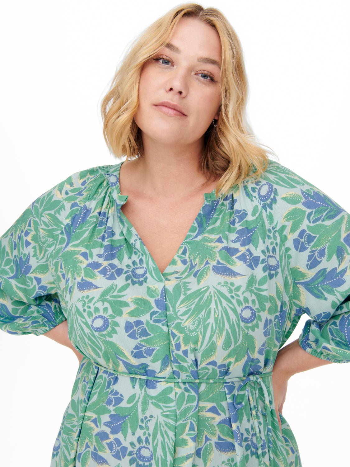 Curvy patterned belt Dress