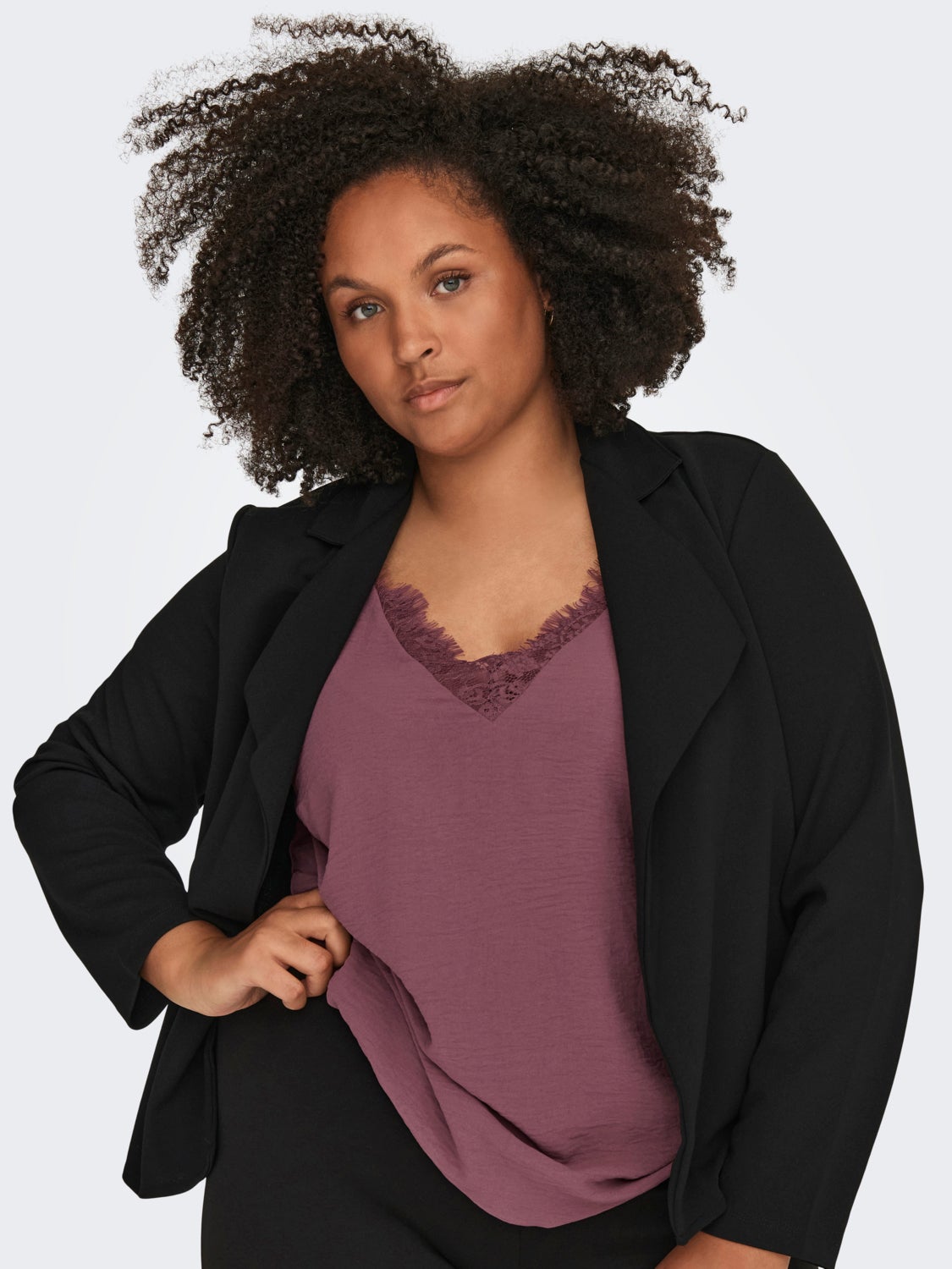 Curvy lace detailed strap top