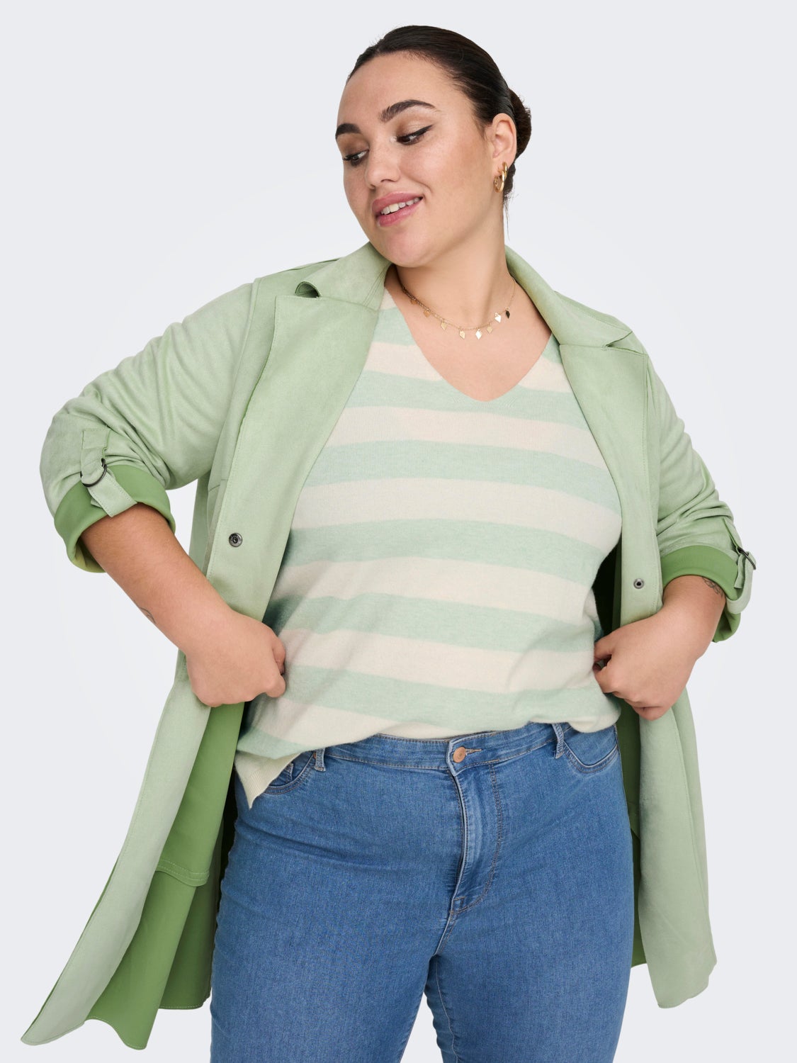 Curvy v-neck Pullover