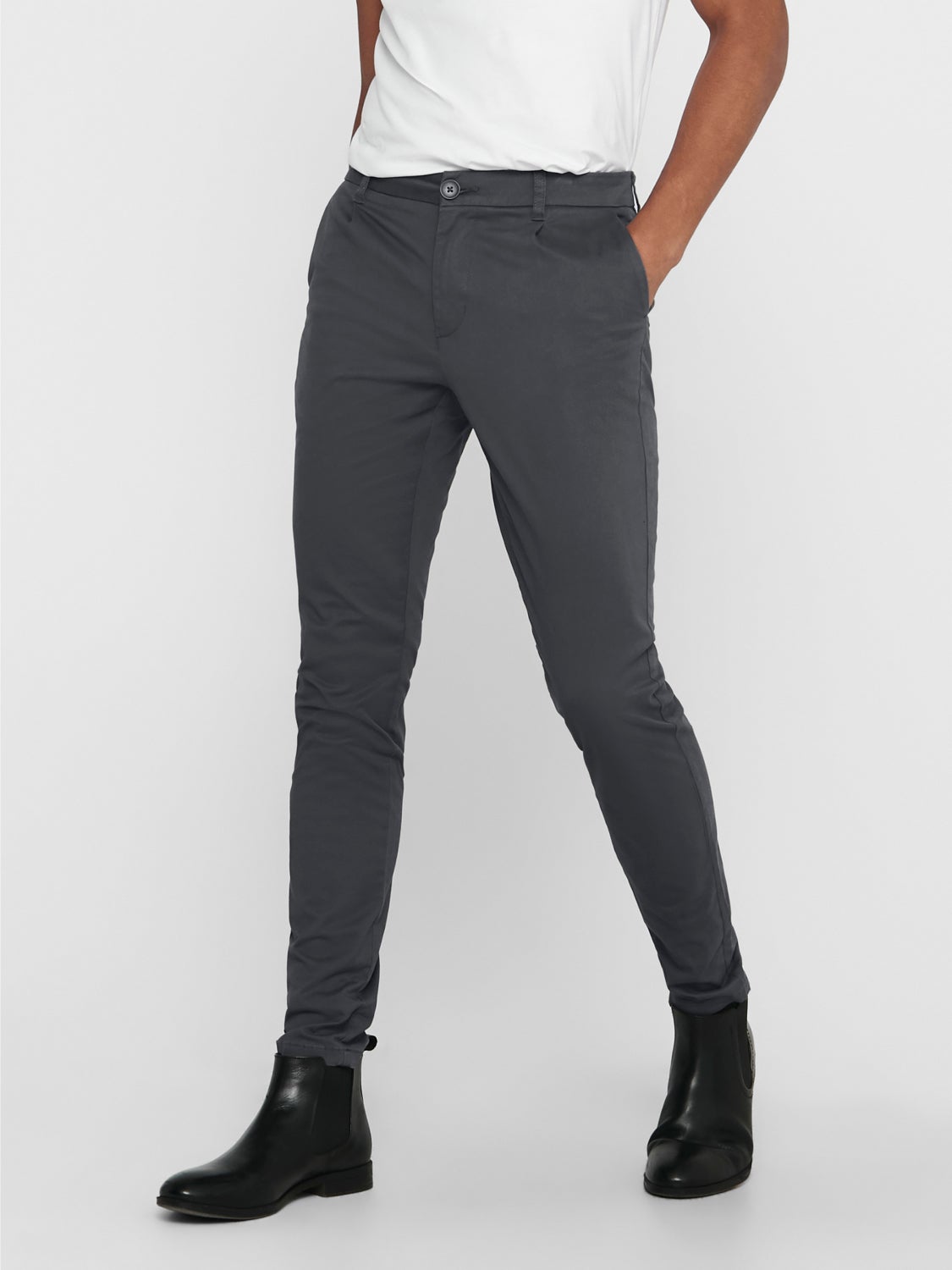 Tapered fit trousers