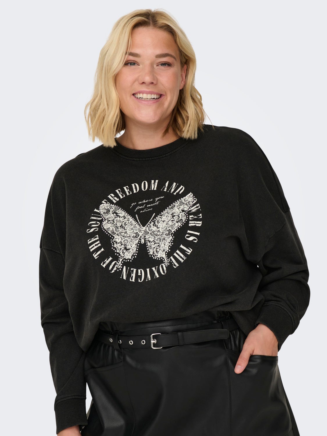 Curvy o-neck sweatshirt