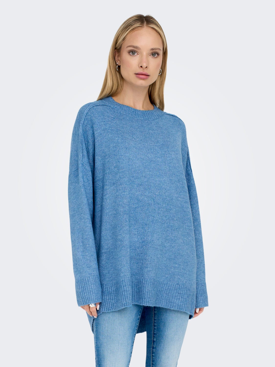 O-neck knitted pullover