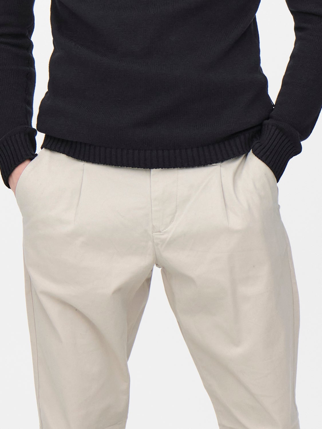 Tapered fit trousers