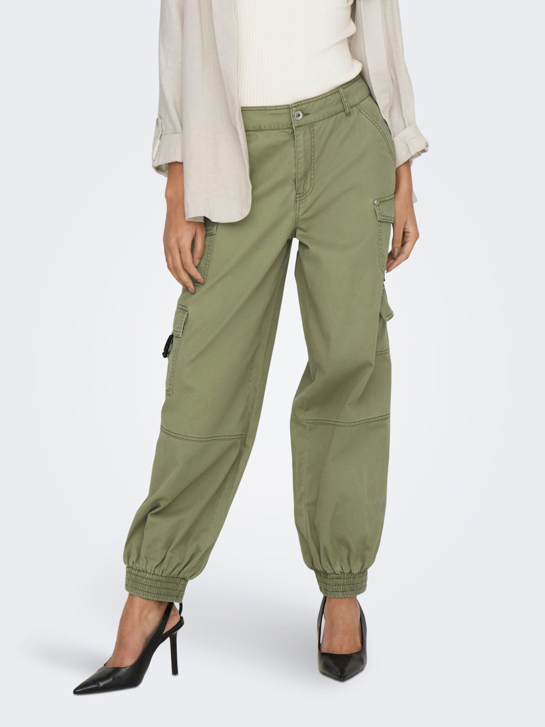 Loose fit cargo pants