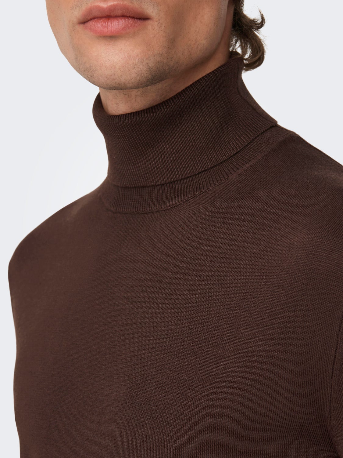 Roll neck knitted pullover