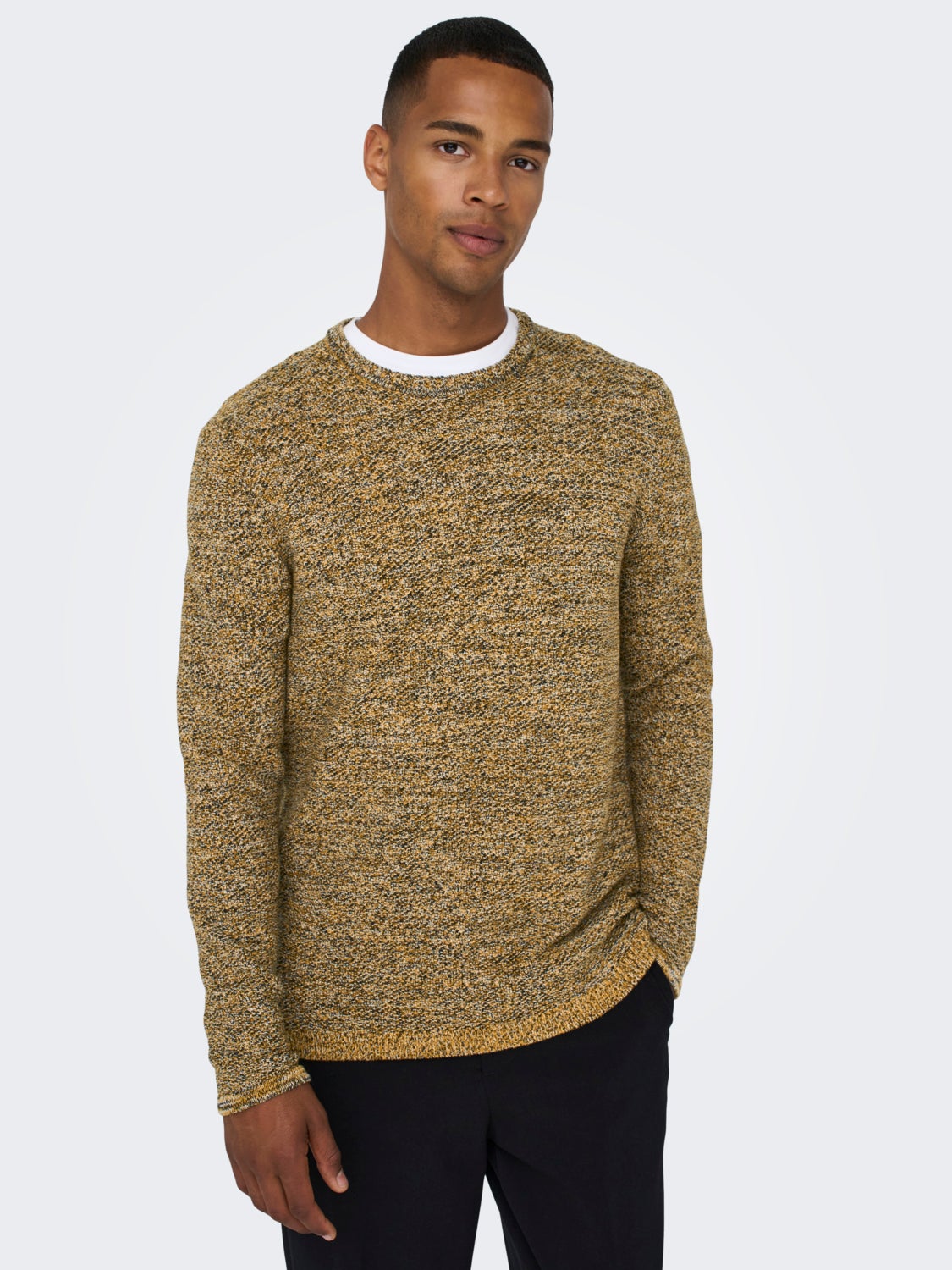 O-neck knitted pullover