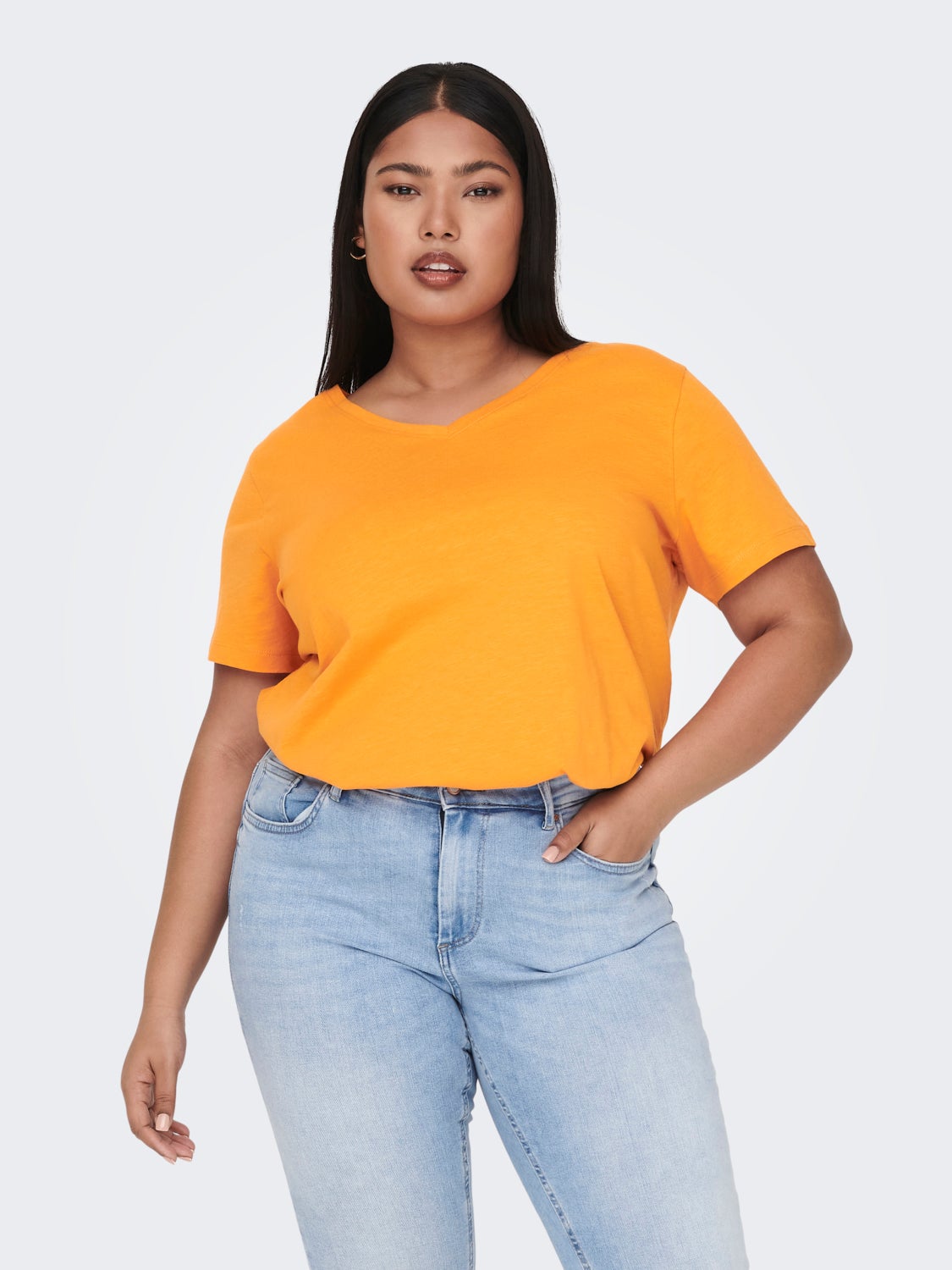 Curvy solid color t-shirt