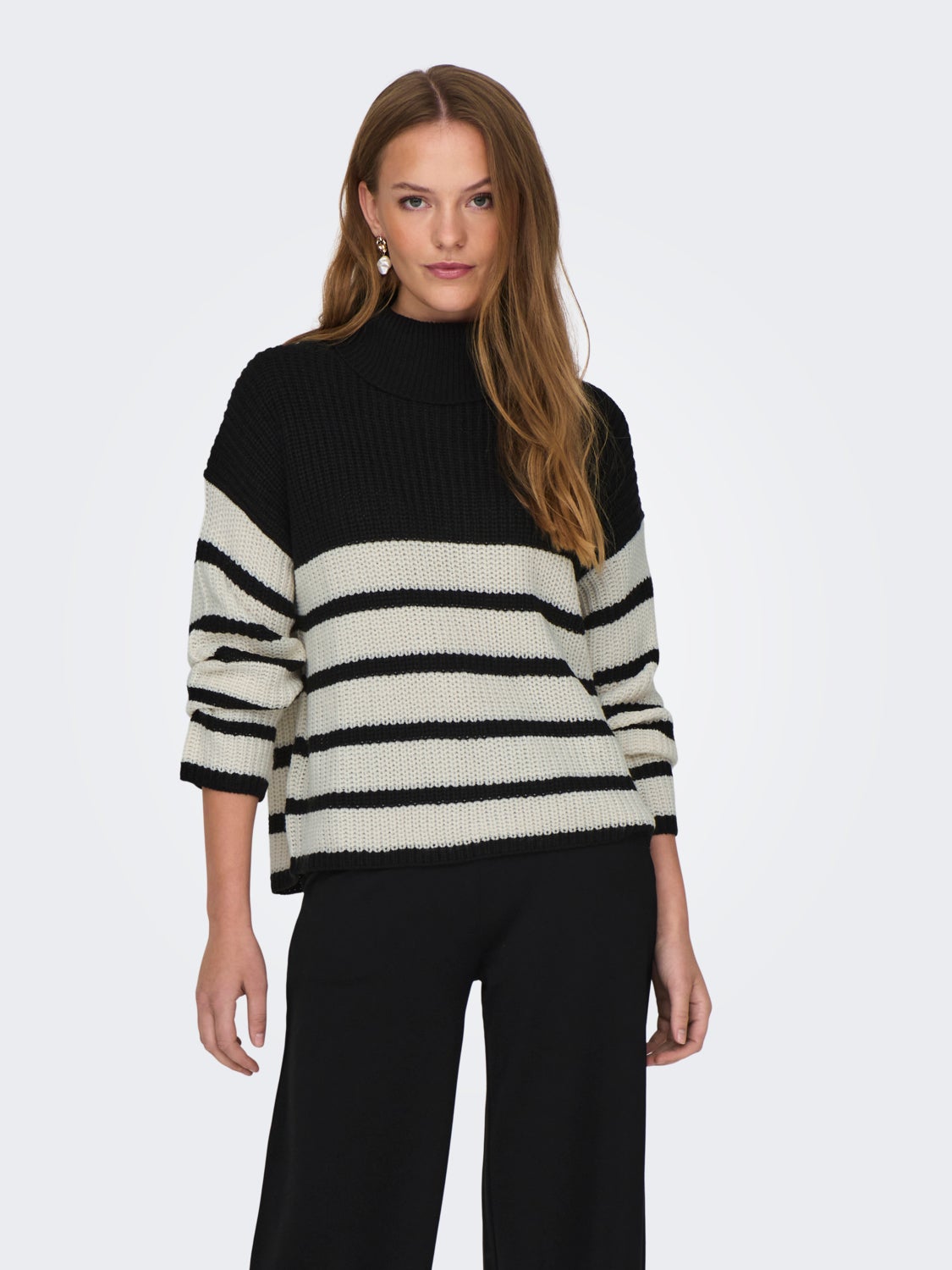High neck knitted pullover