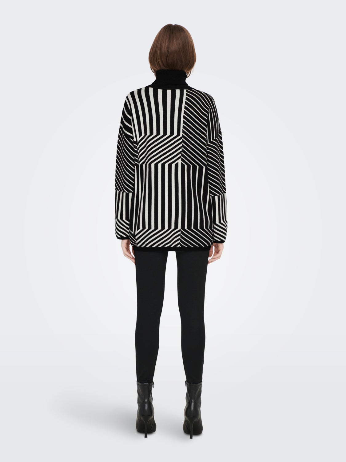 Contrast colored Knitted Pullover