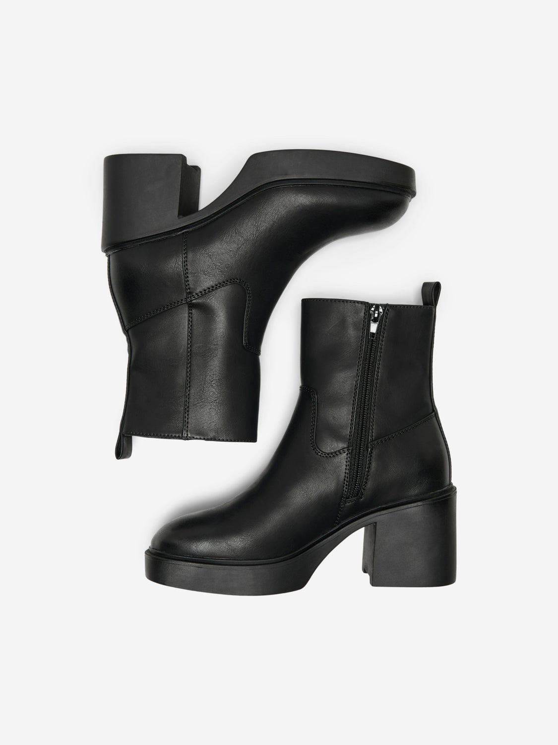 Heeled boots