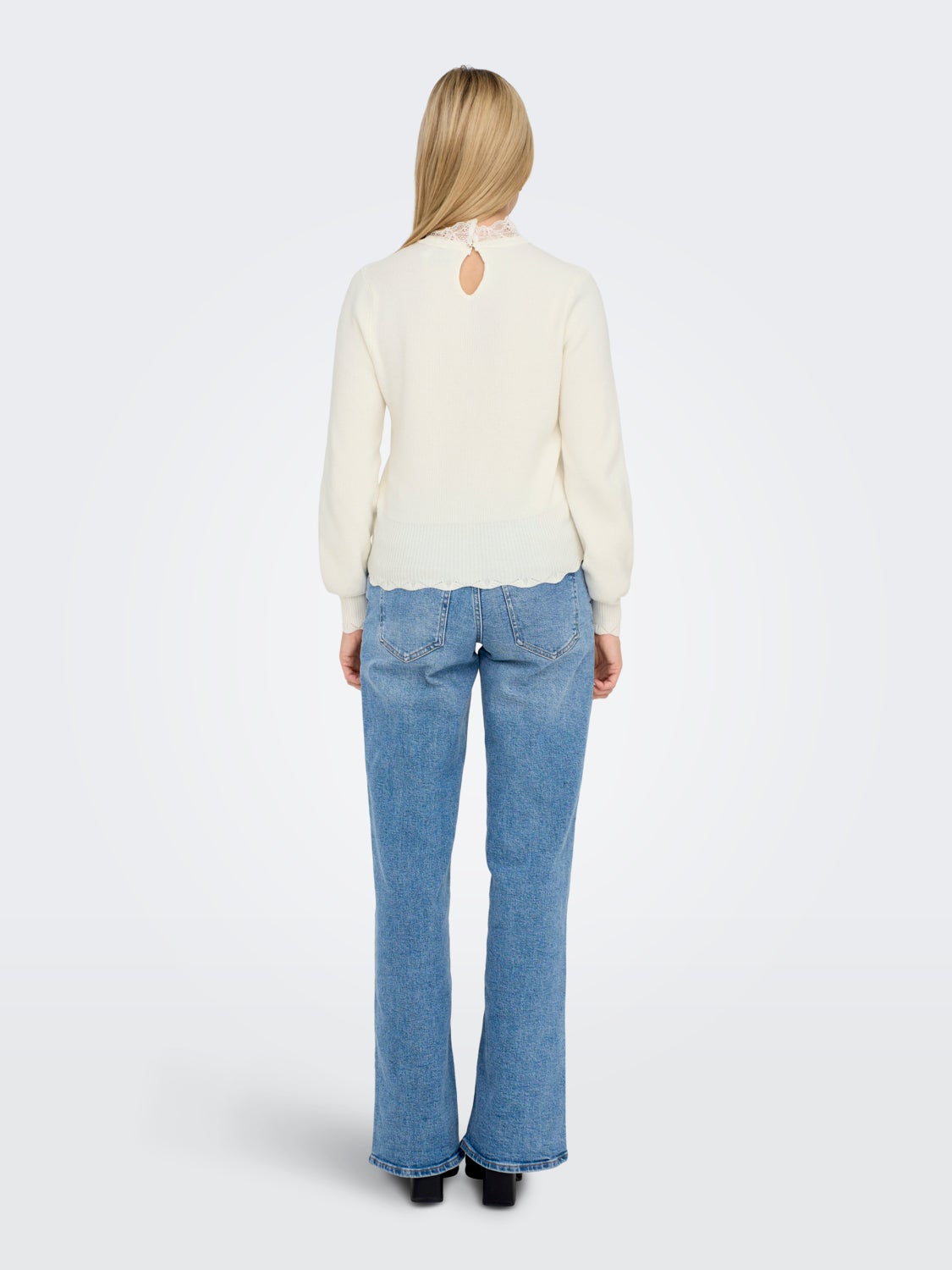 V-neck knitted pullover with lace