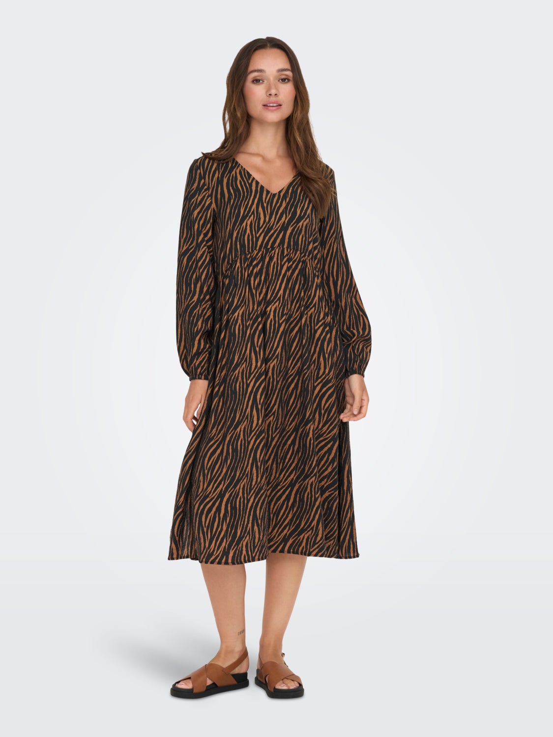 Relaxed Fit V-Neck Midi dress