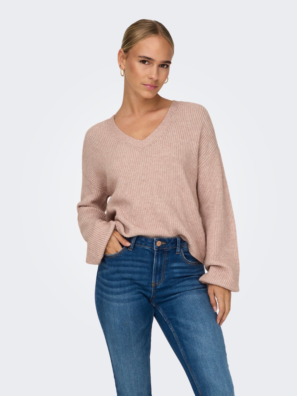 V-neck knit pullover