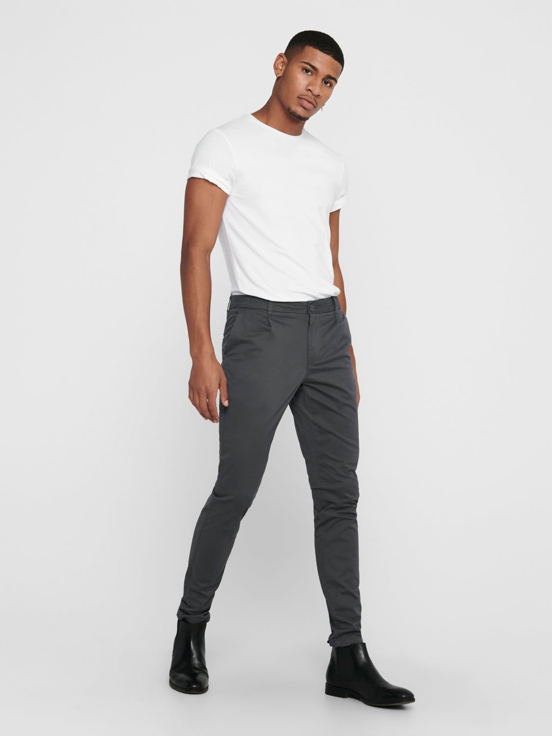 Tapered fit trousers