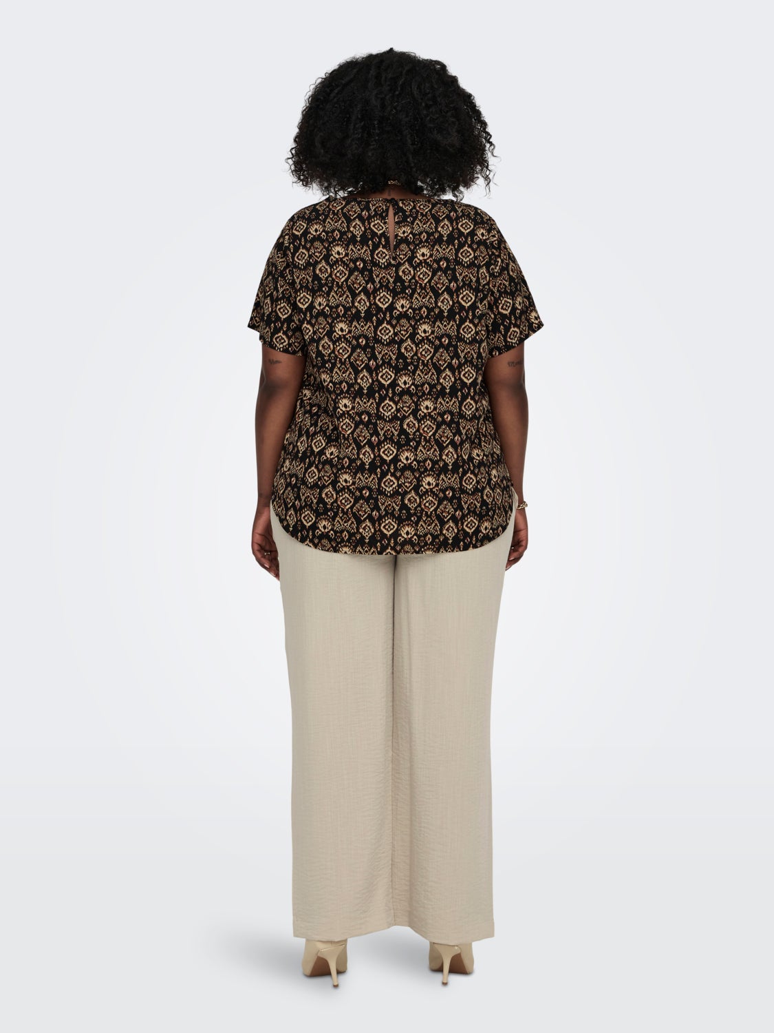 Curvy short sleeve Top