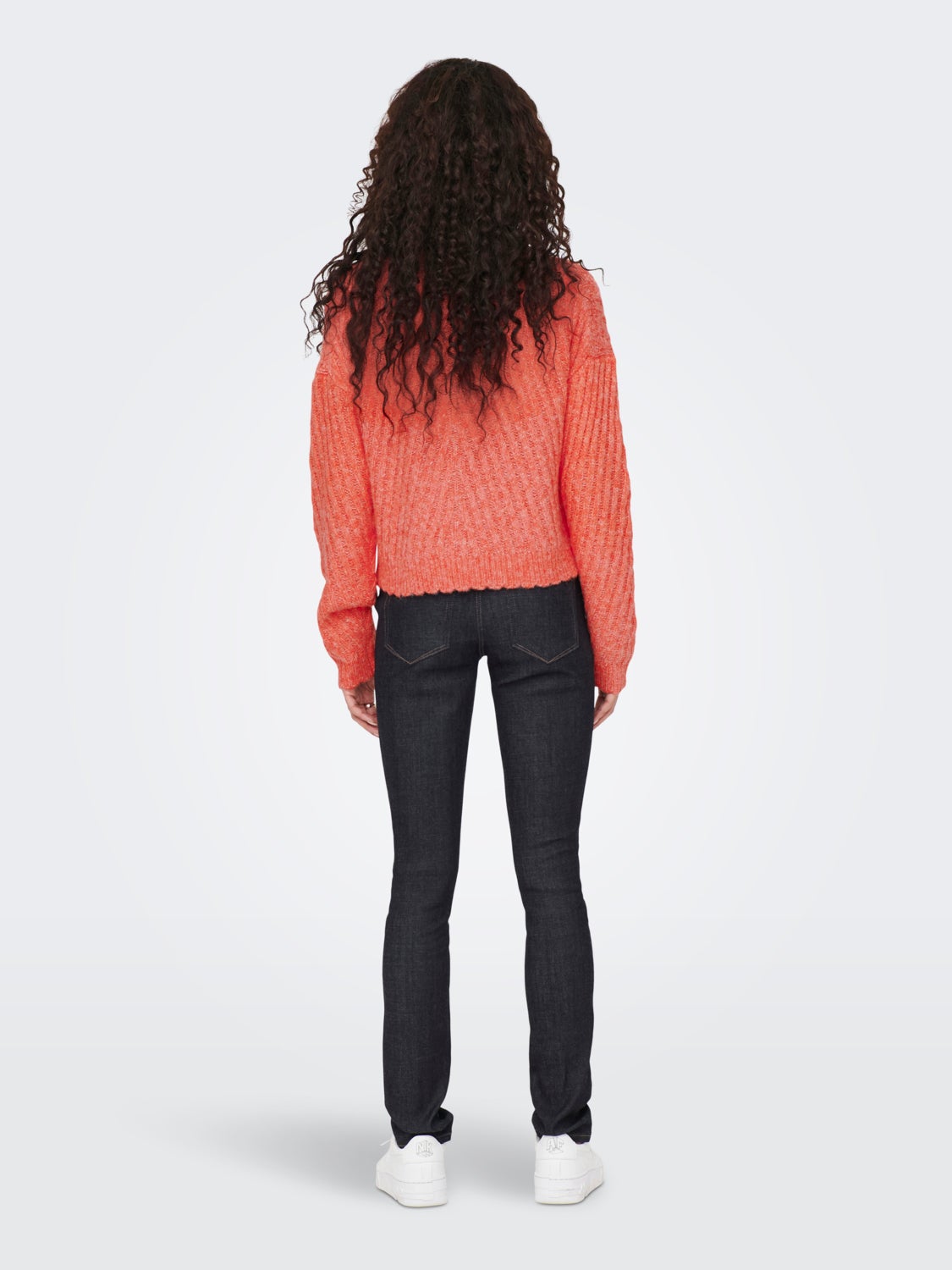 O-neck knitted pullover