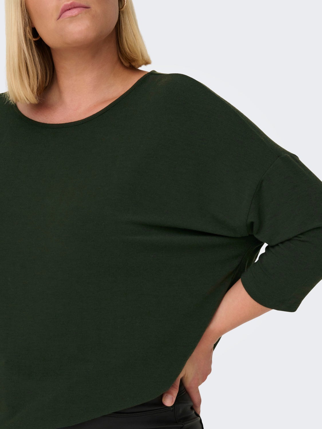 Curvy loose fitted 3/4 sleeved top