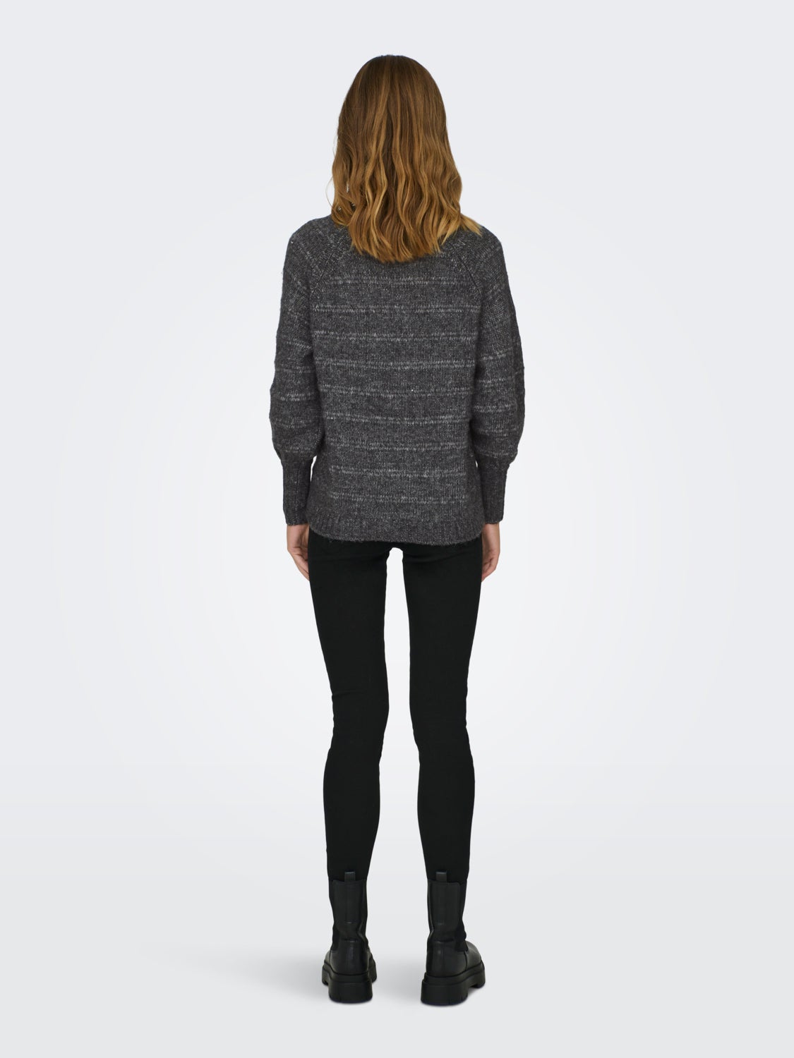 V-neck knitted pullover
