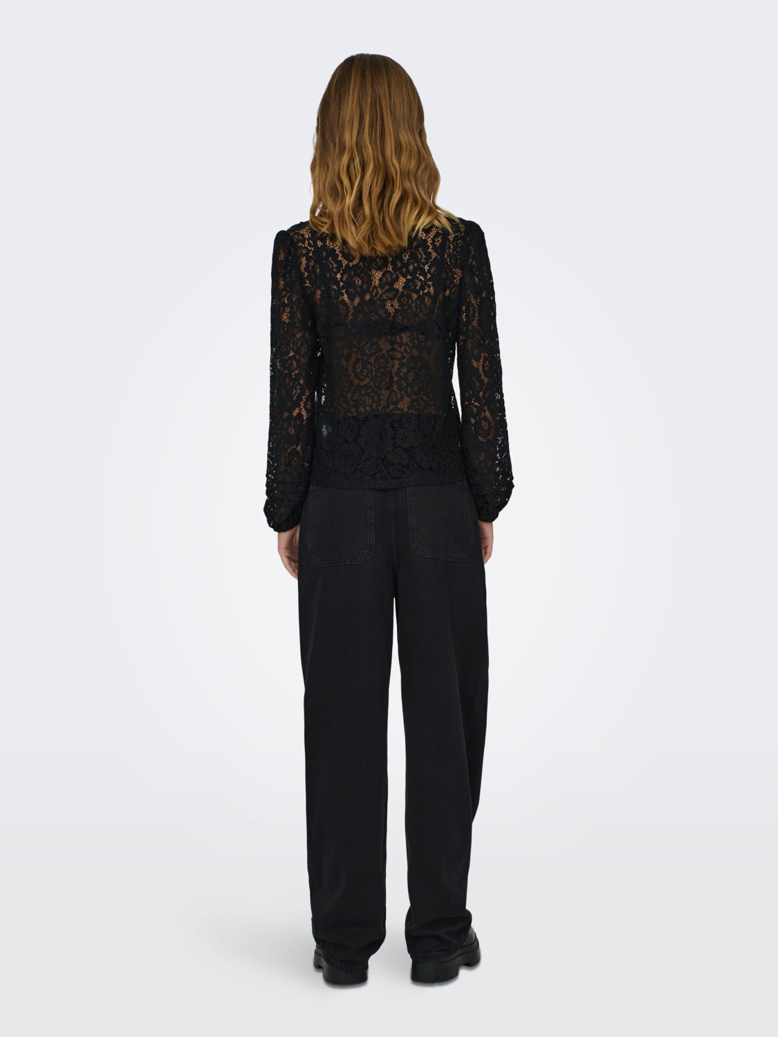 V-neck shirt with lace