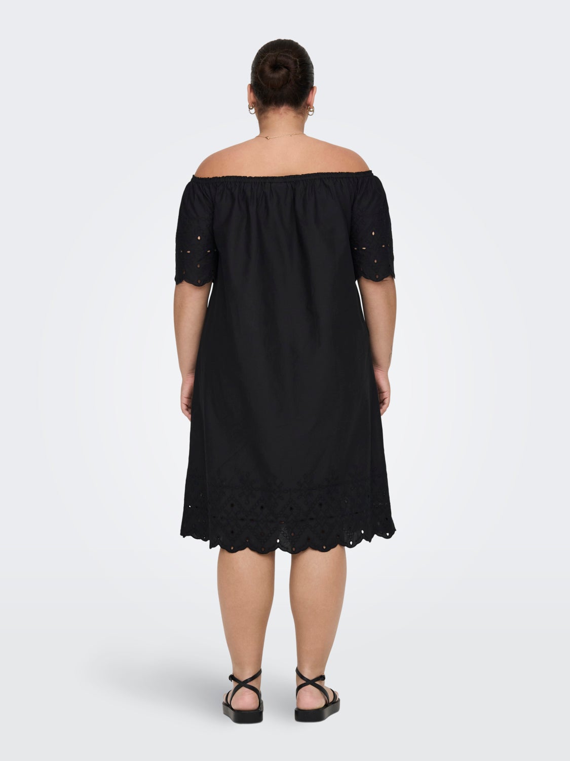 Curvy off-shoulder dress