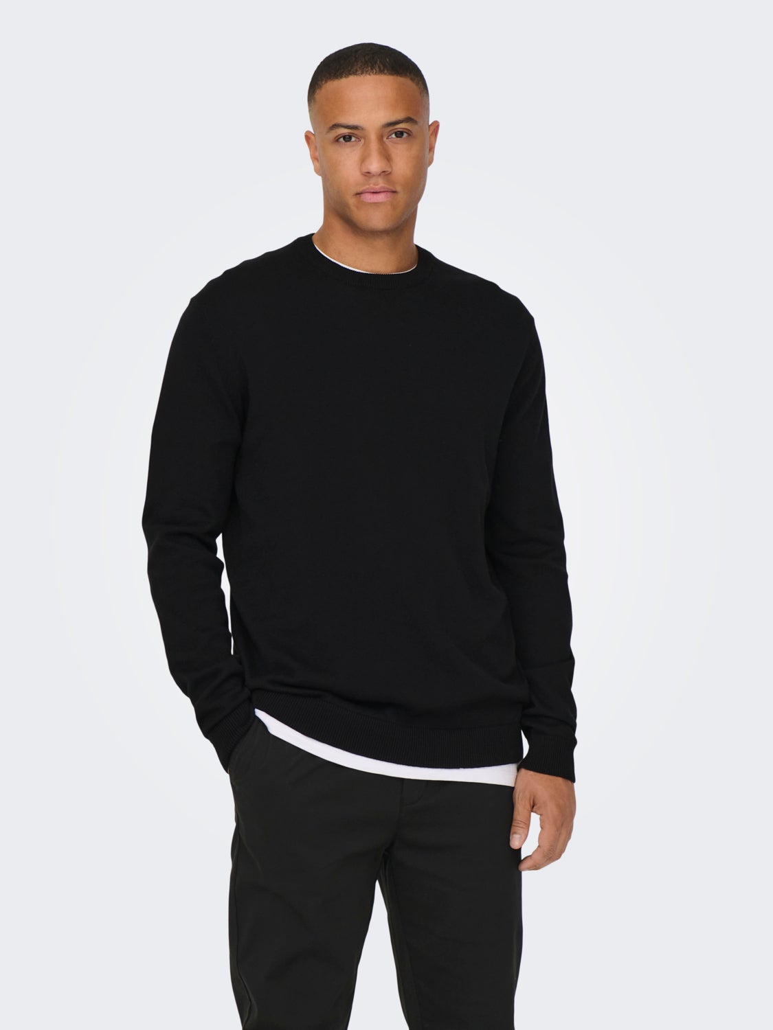 Crew neck knitted pullover
