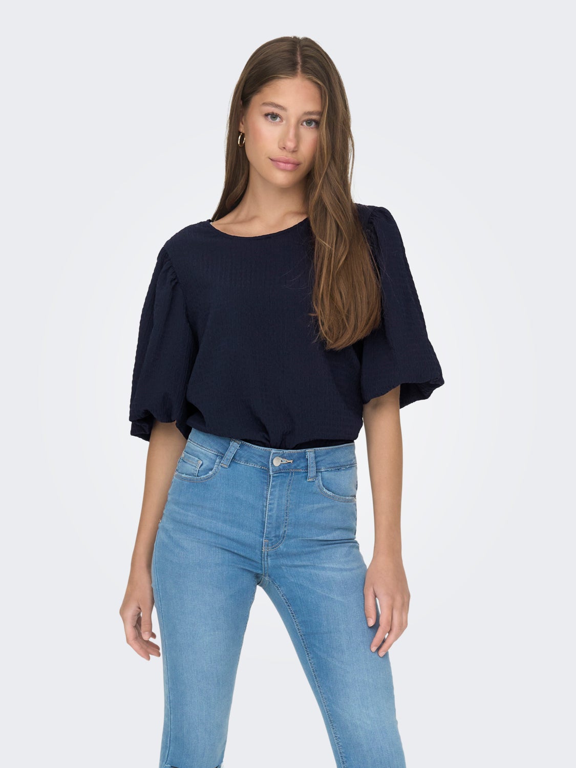 O-neck top with balloon sleeves