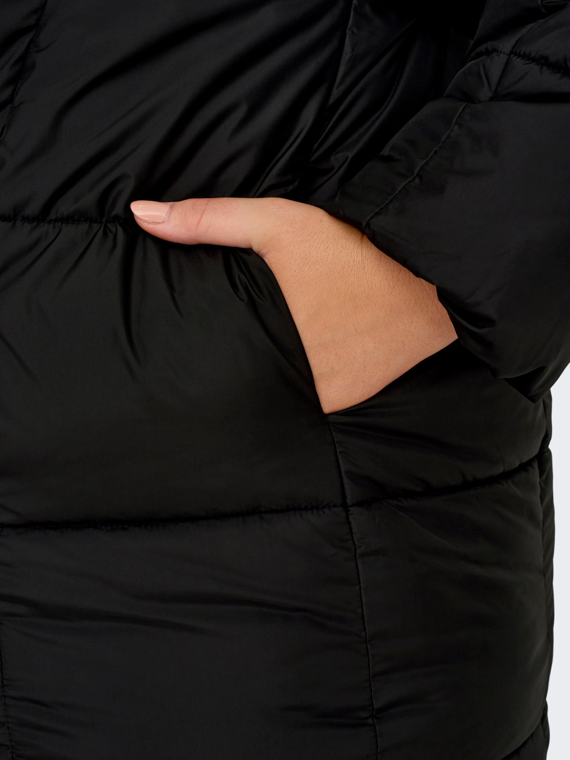 Curvy short puffer jacket