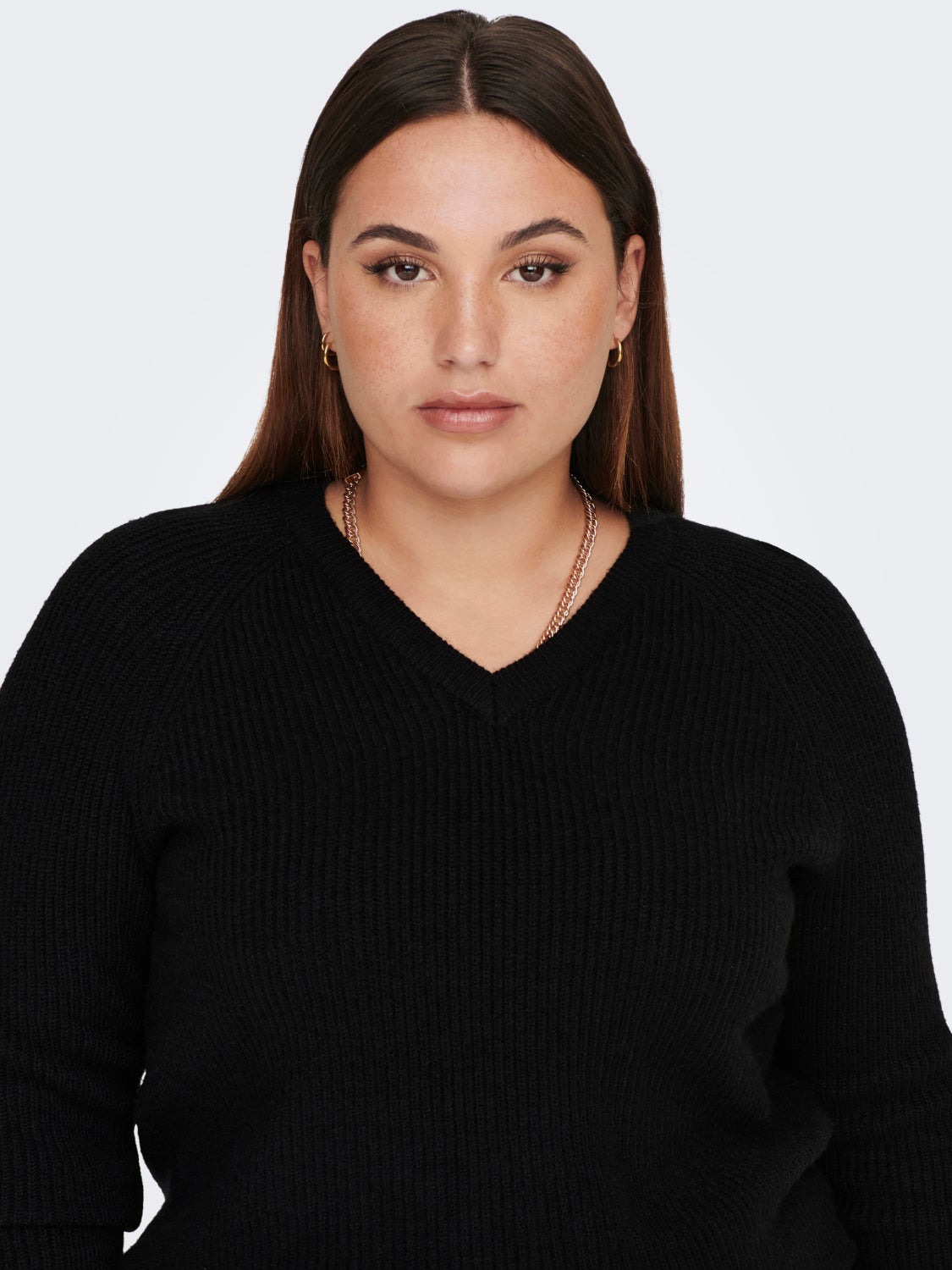 Curvy v-neck knitted pullover