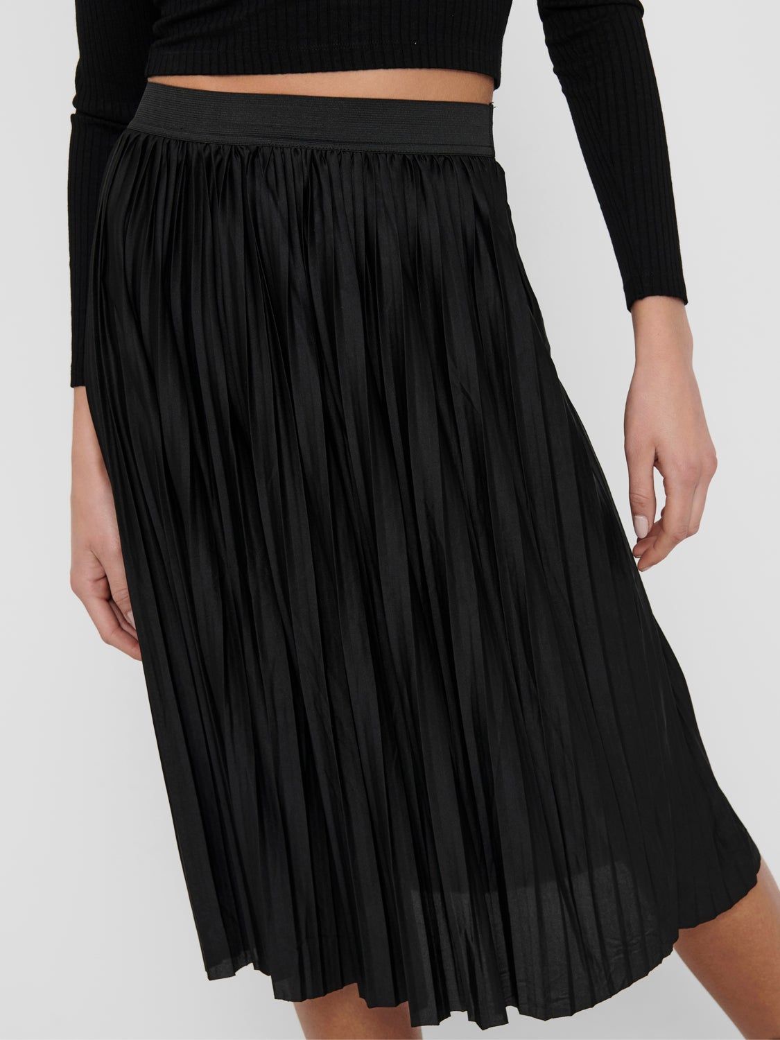 Pleated Midi skirt