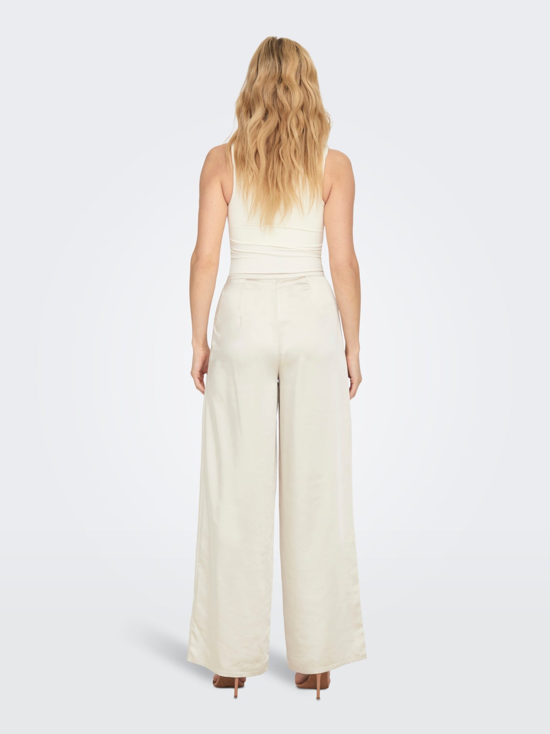 Wide Leg Fit Trousers