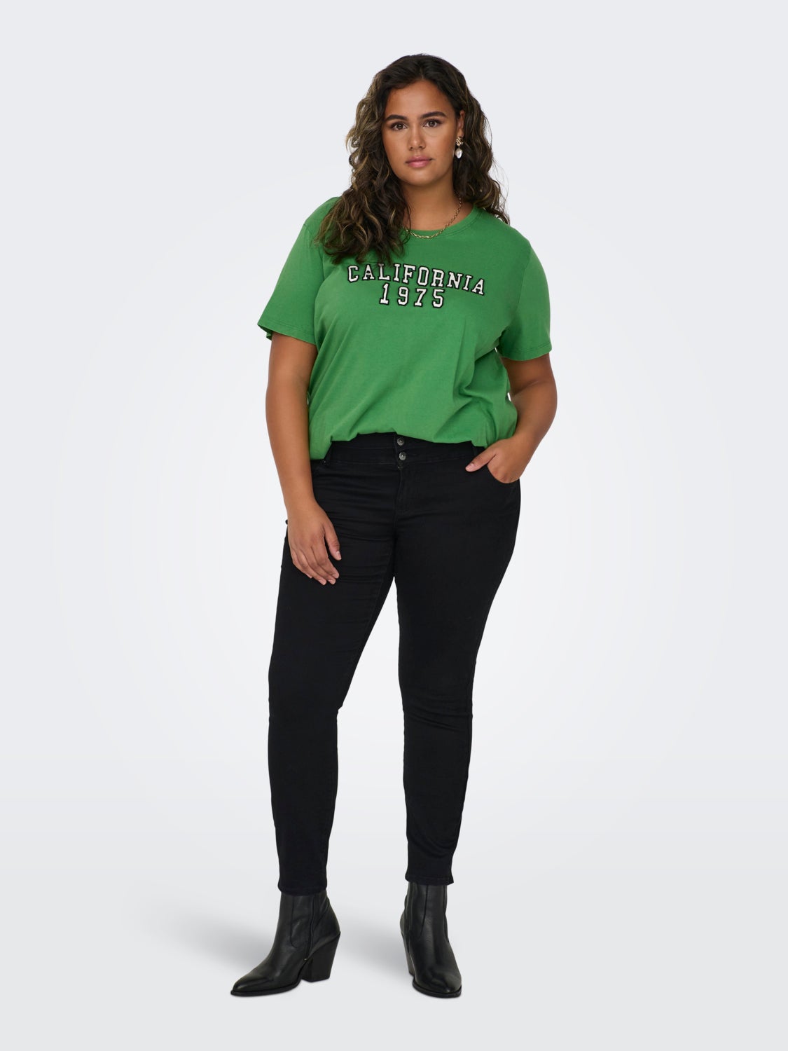 Curvy o-neck t-shirt