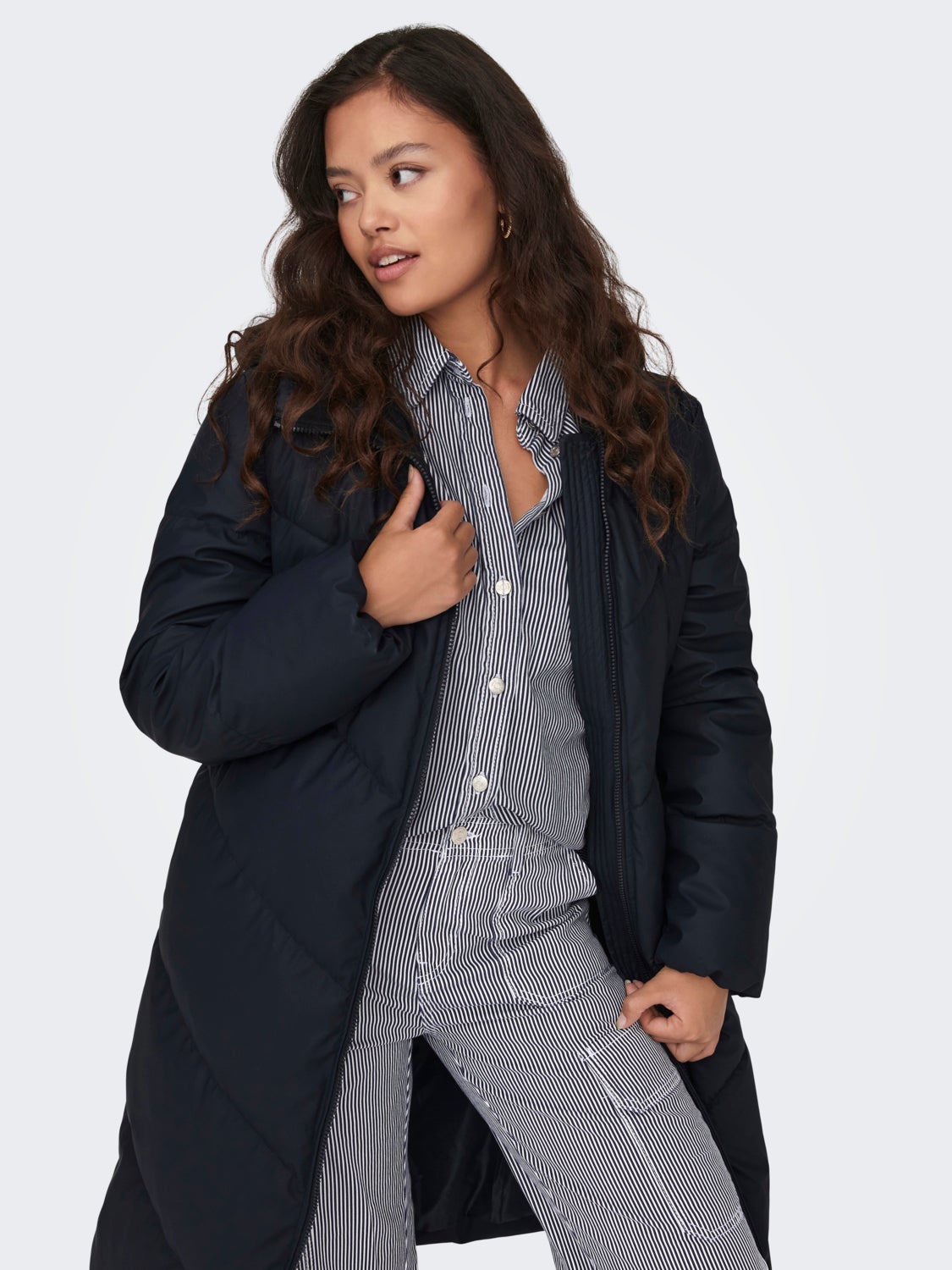 Water repellent puffer jacket