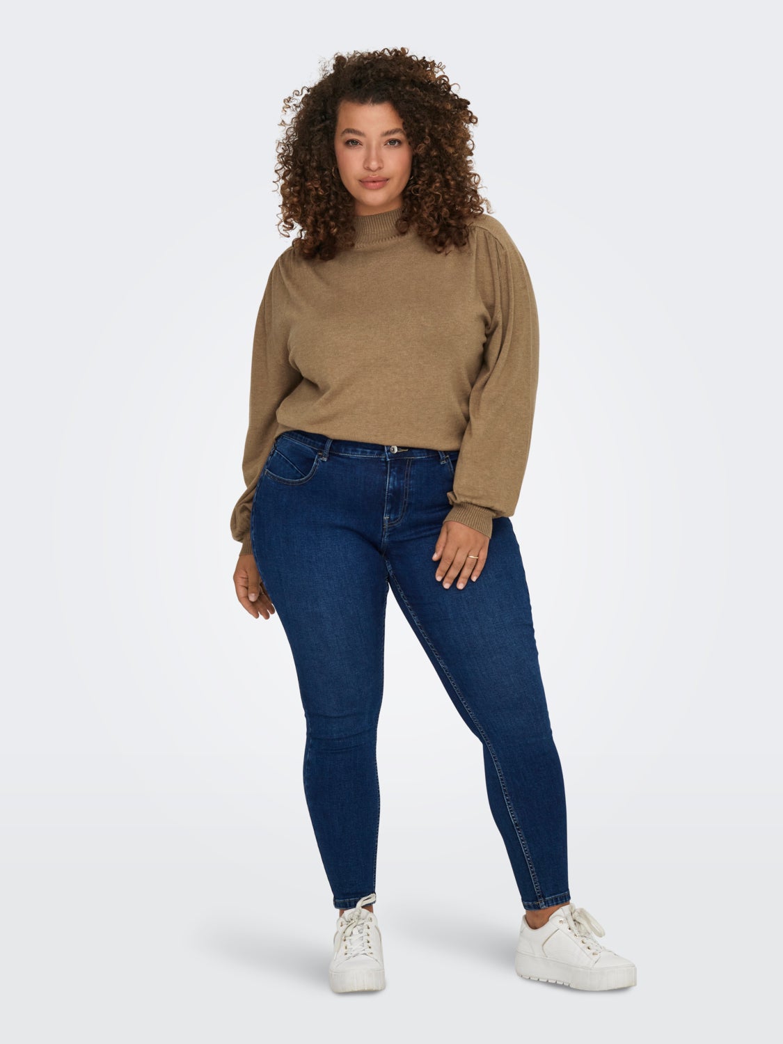 Curvy top with high neck