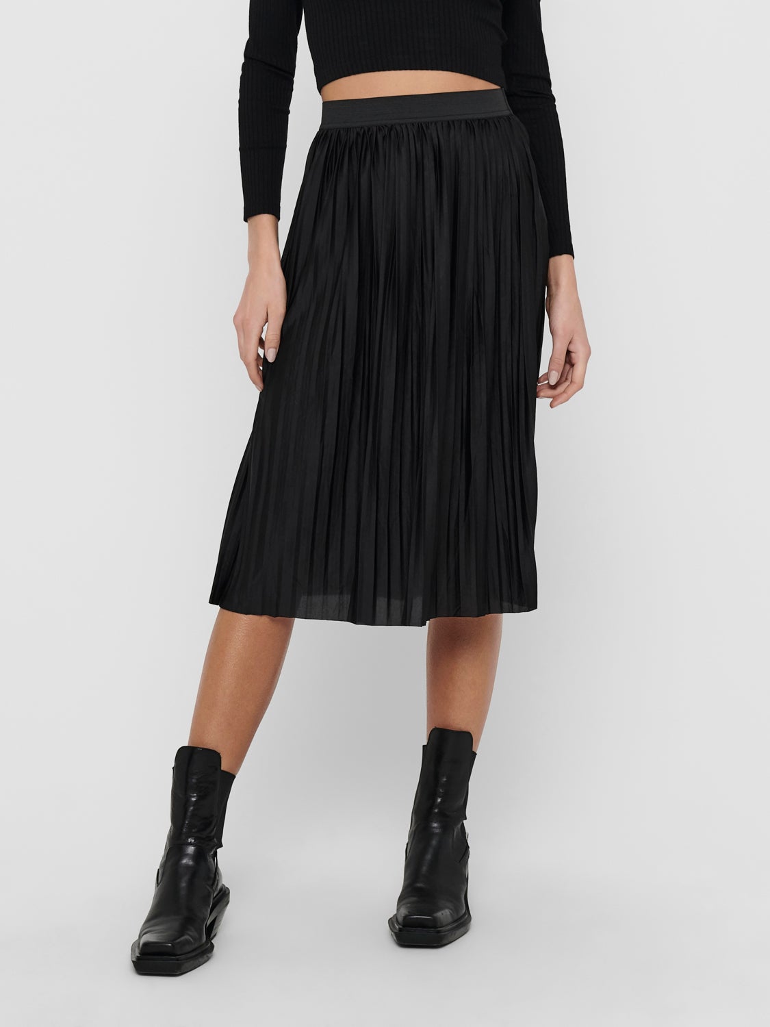 Pleated Midi skirt