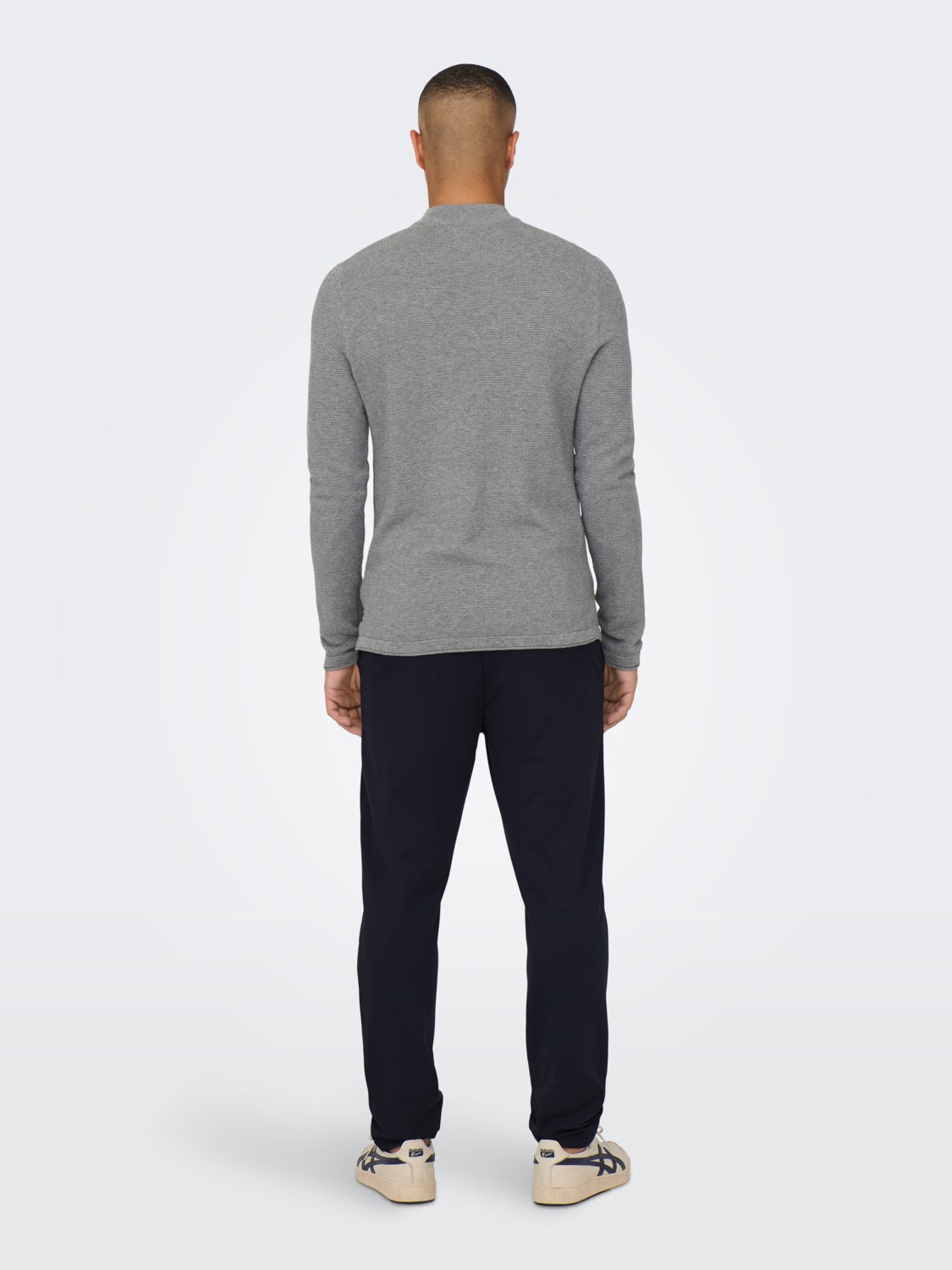 High neck knitted pullover