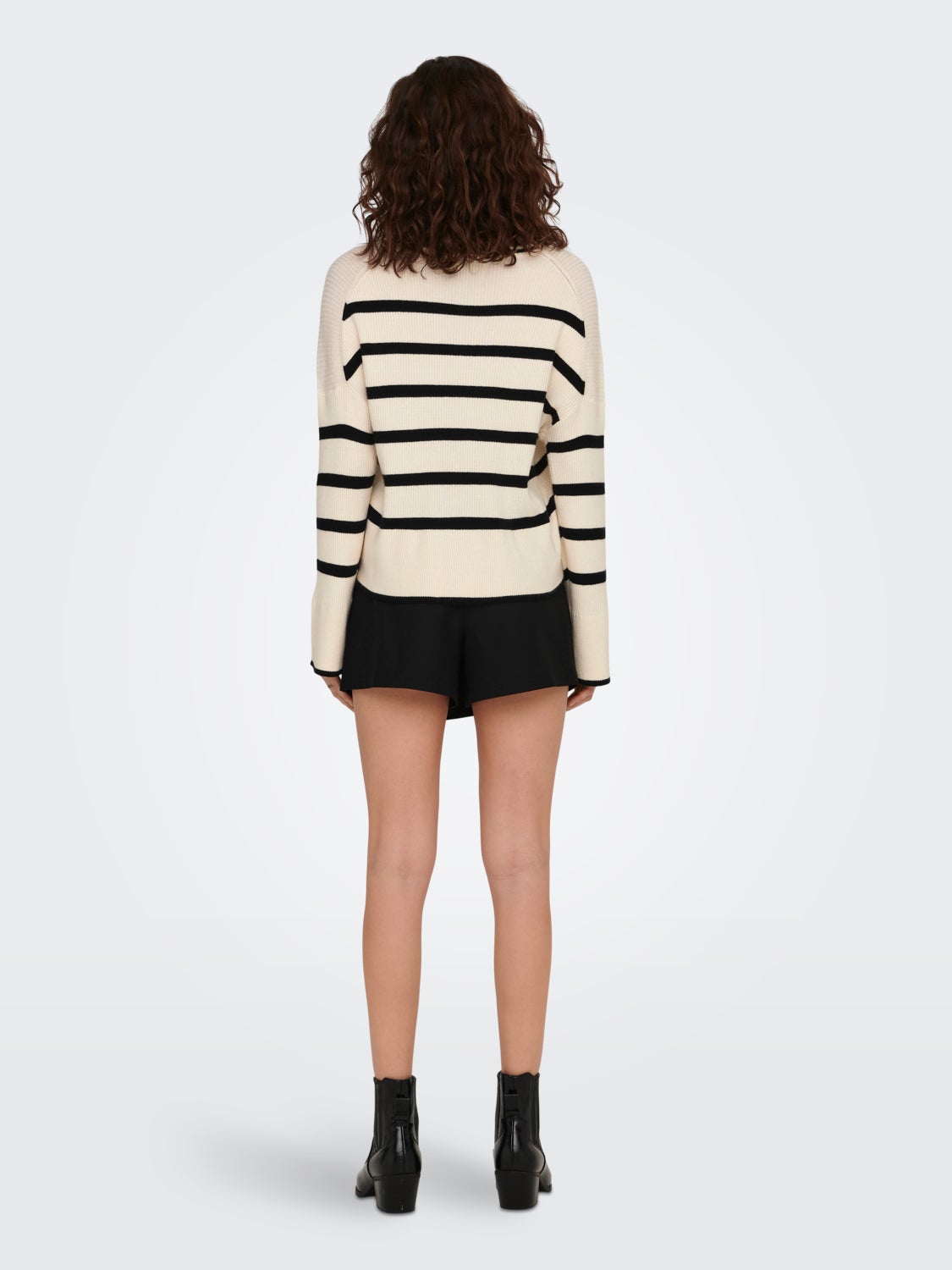 Striped knitted pullover