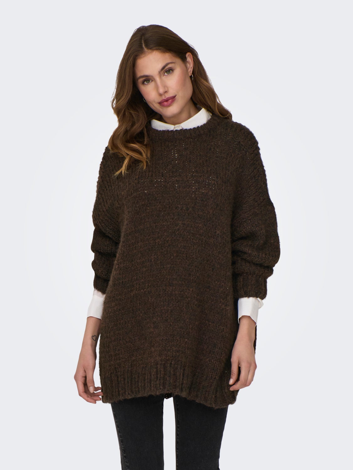 O-neck long knitted pullover