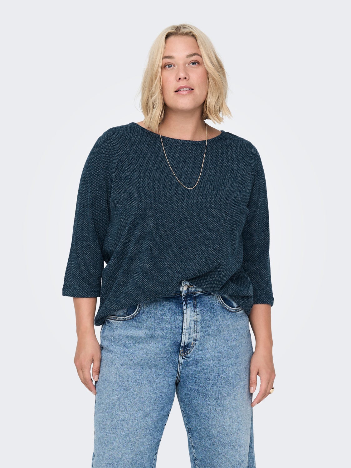 Curvy solid colored 3/4 sleeved top