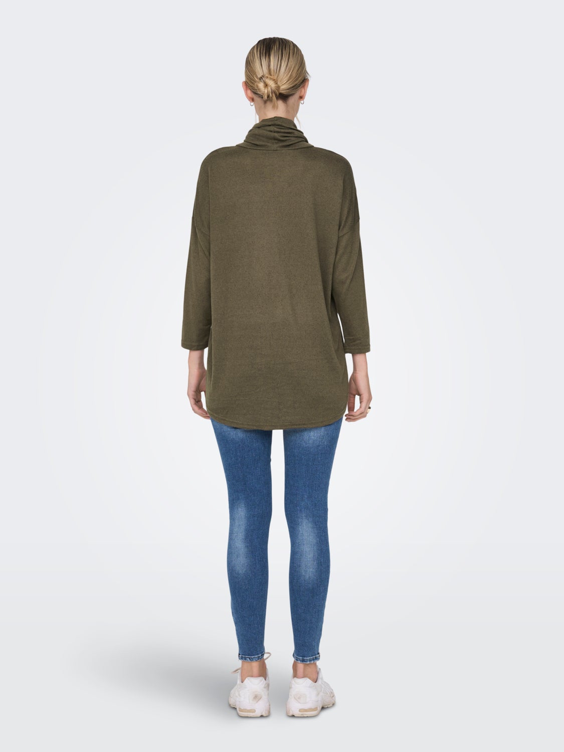 4/5 sleeved highneck Top