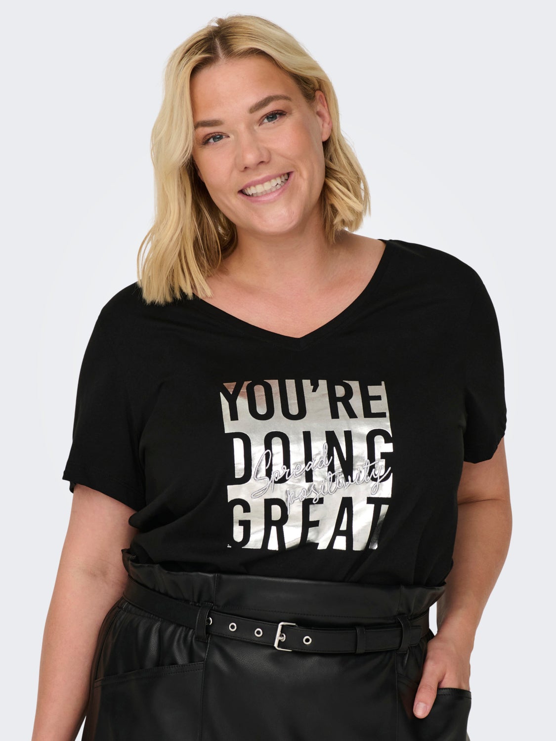 Curvy v-neck t-shirt