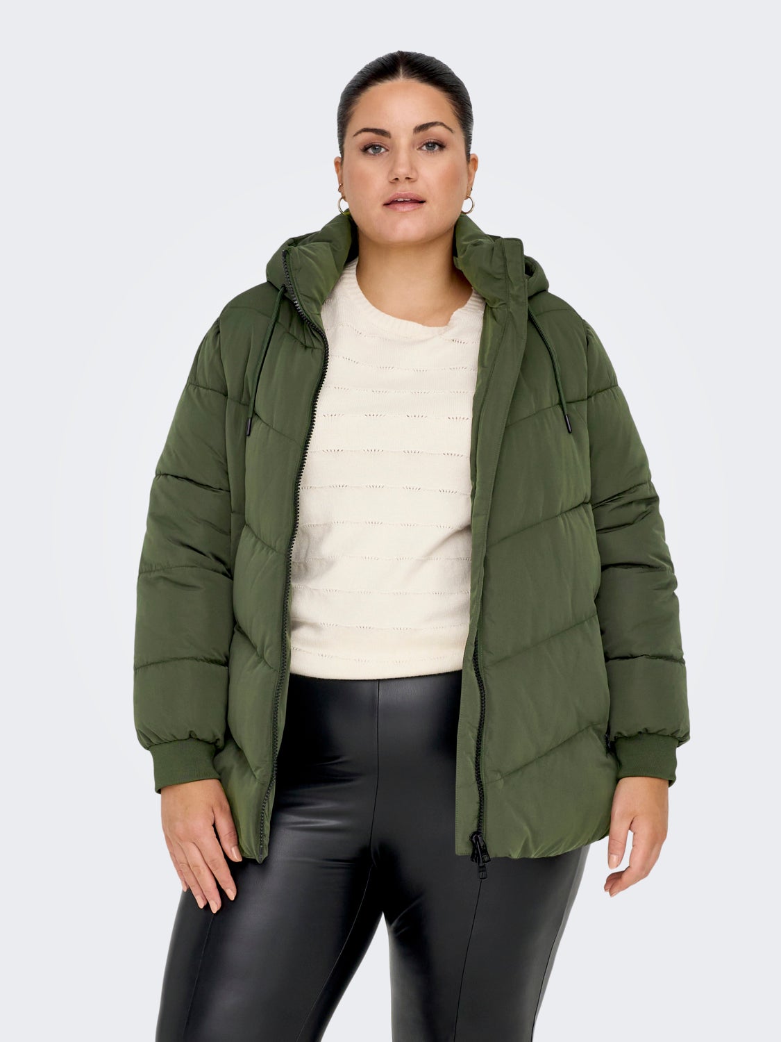 curvy Puffer jacket with hood