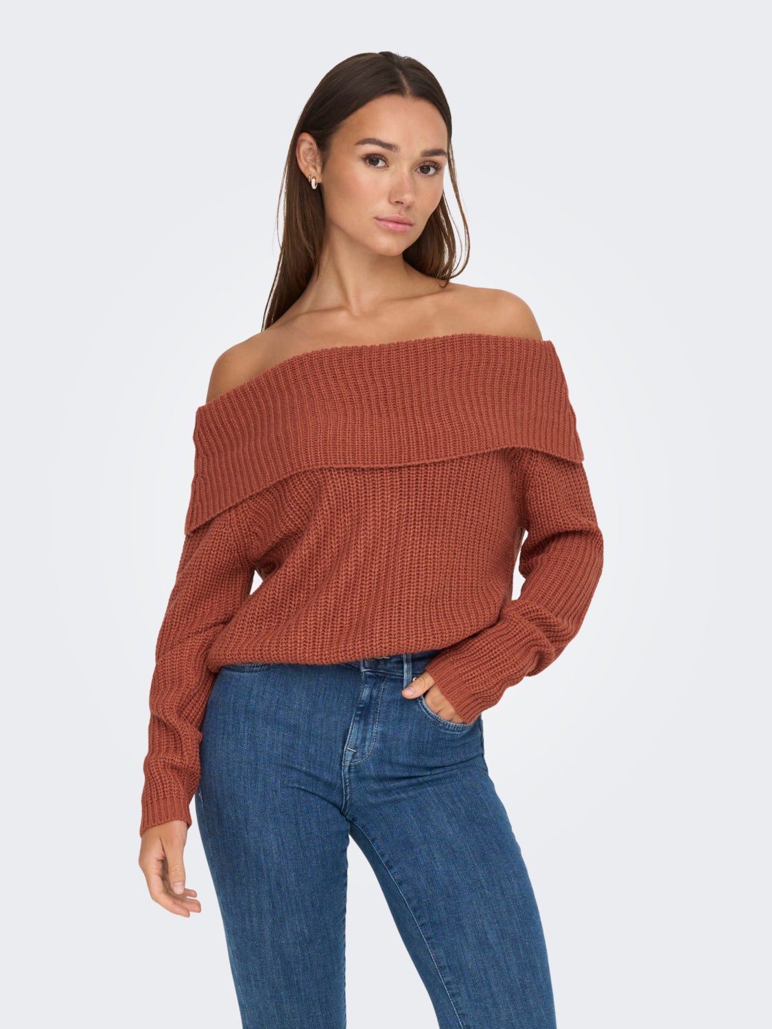 Off shoulder knitted pullover