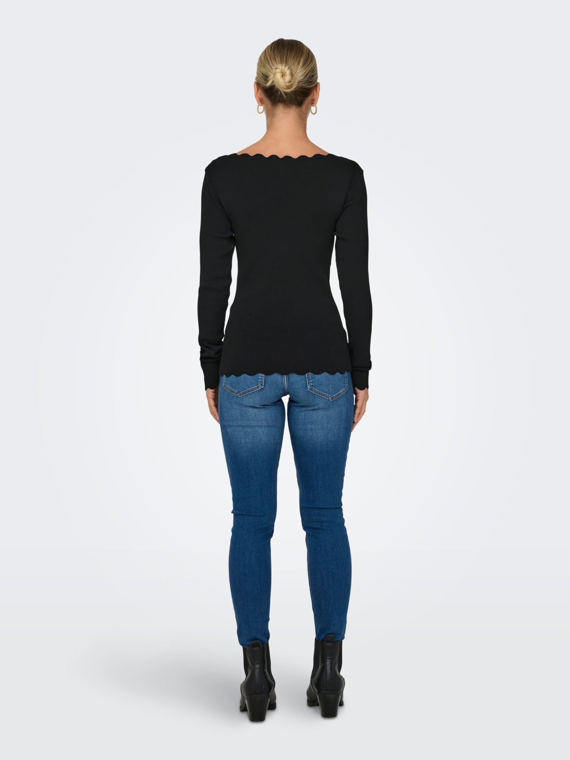 Top with long sleeves