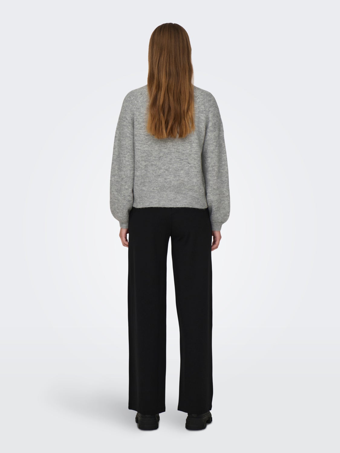 O-neck knitted pullover