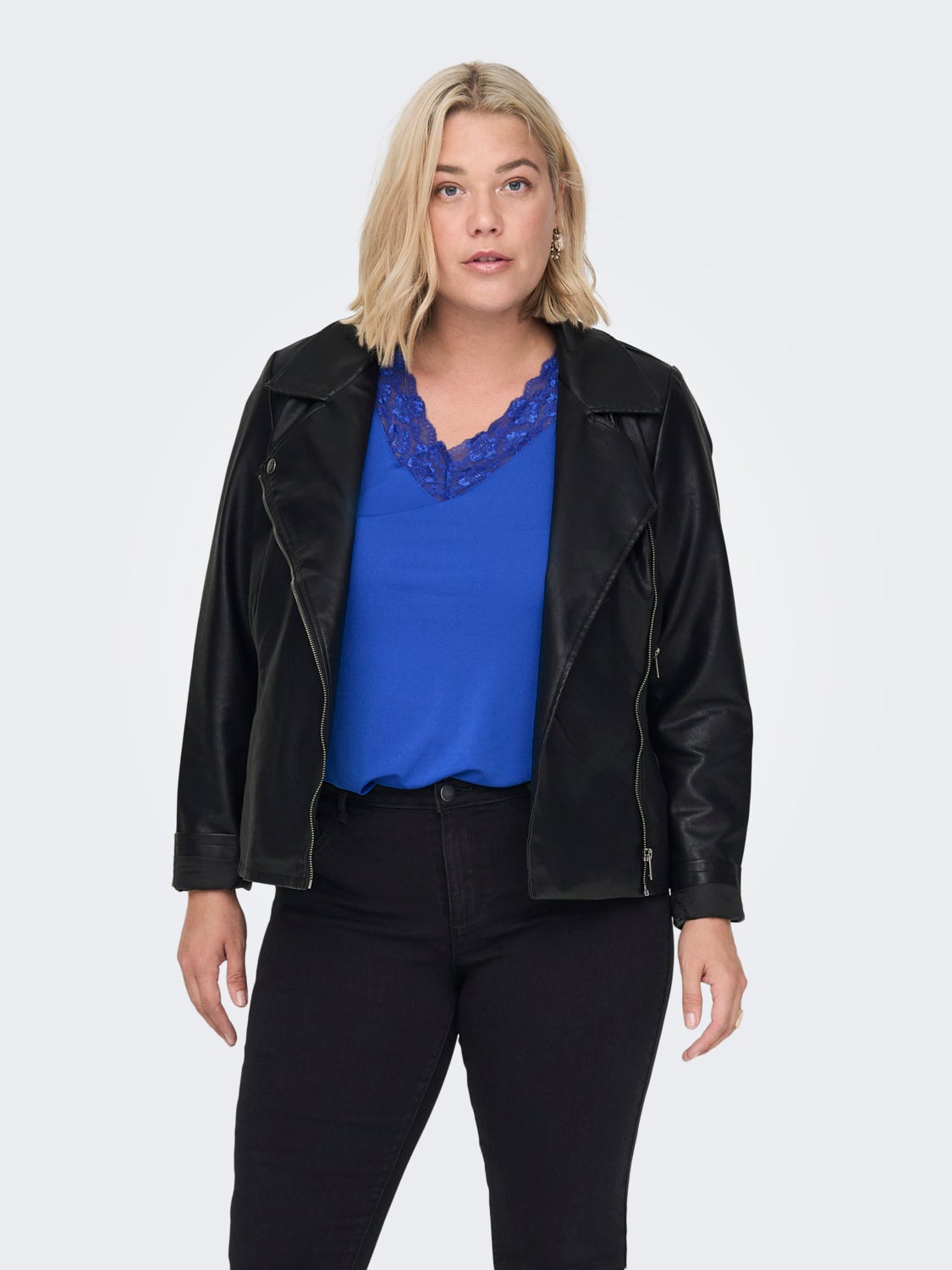 Curvy sleeveless top