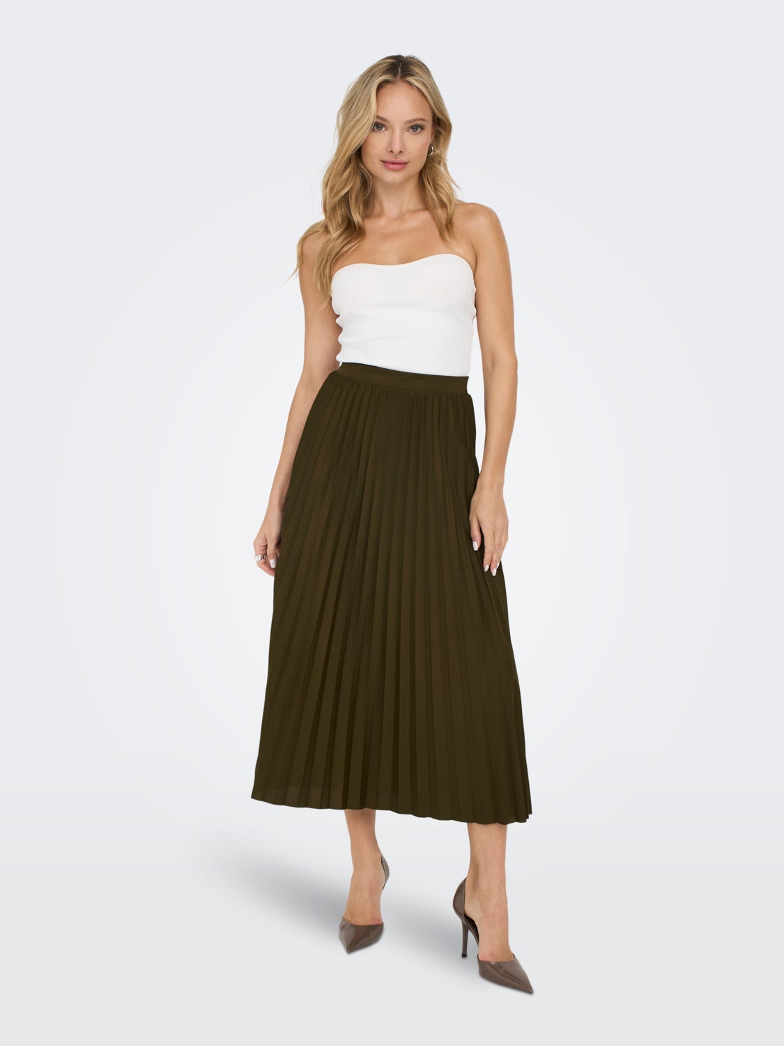 Pleated maxi skirt