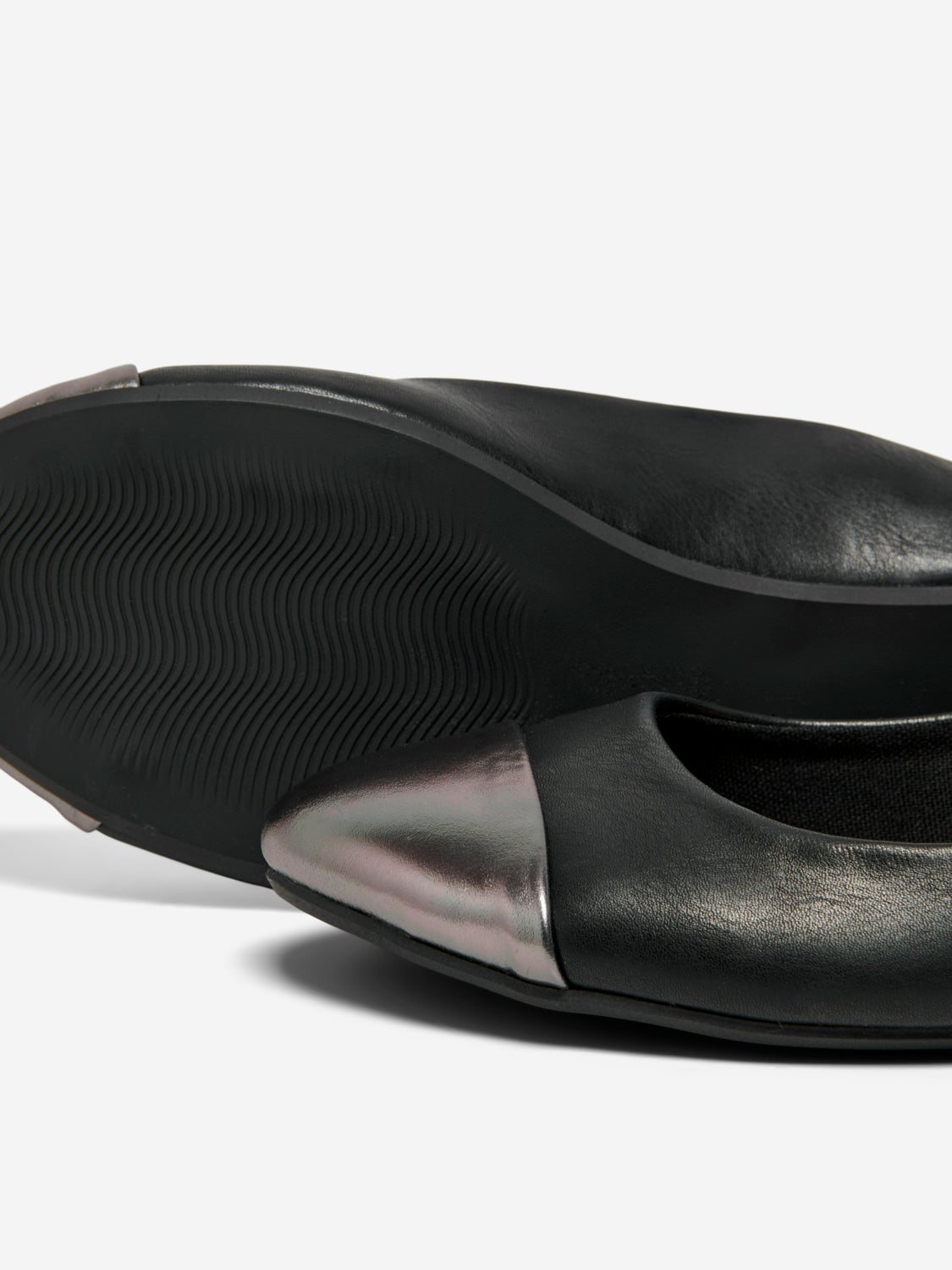 Faux leather ballerina